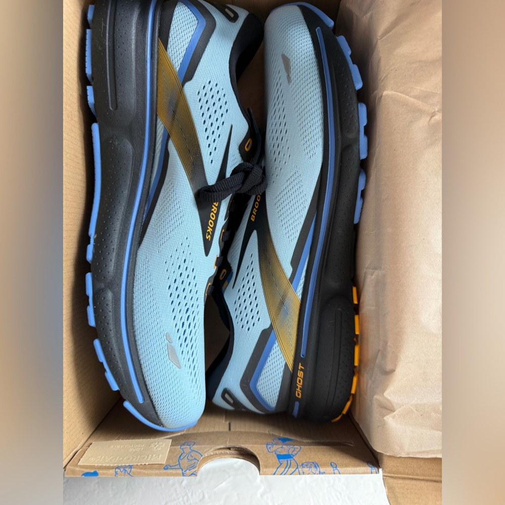 Brand NEW Brooks Ghost 15 Running Shoes NWT